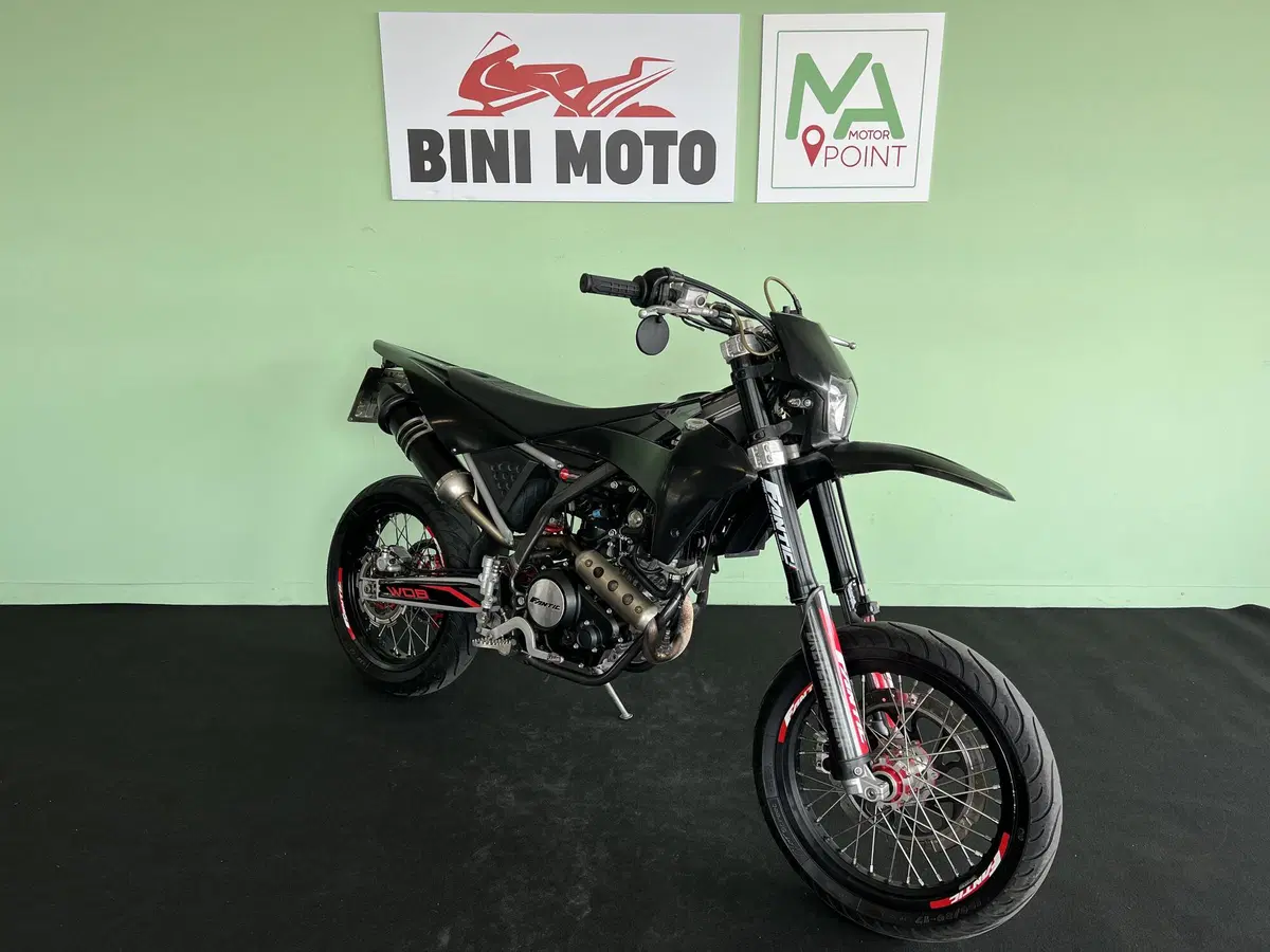 Fantic Motor XMF 125 Motard Performance 4t (2021 - 22) (2)