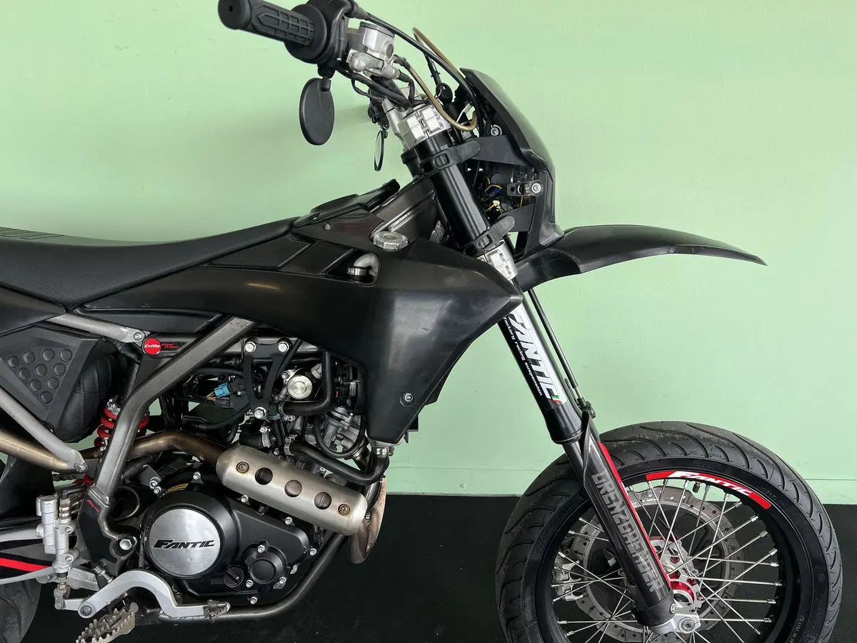 Fantic Motor XMF 125 Motard Performance 4t (2021 - 22) (10)