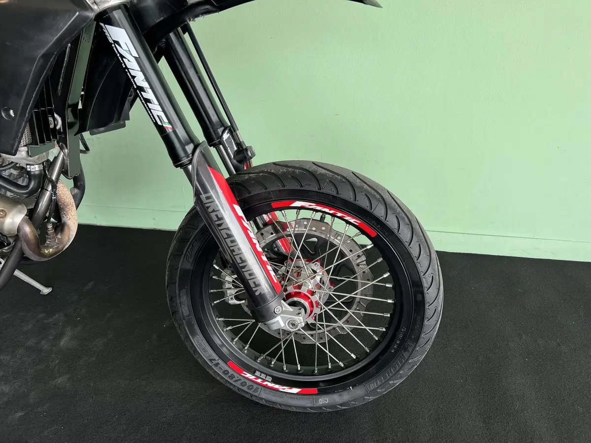 Fantic Motor XMF 125 Motard Performance 4t (2021 - 22) (19)