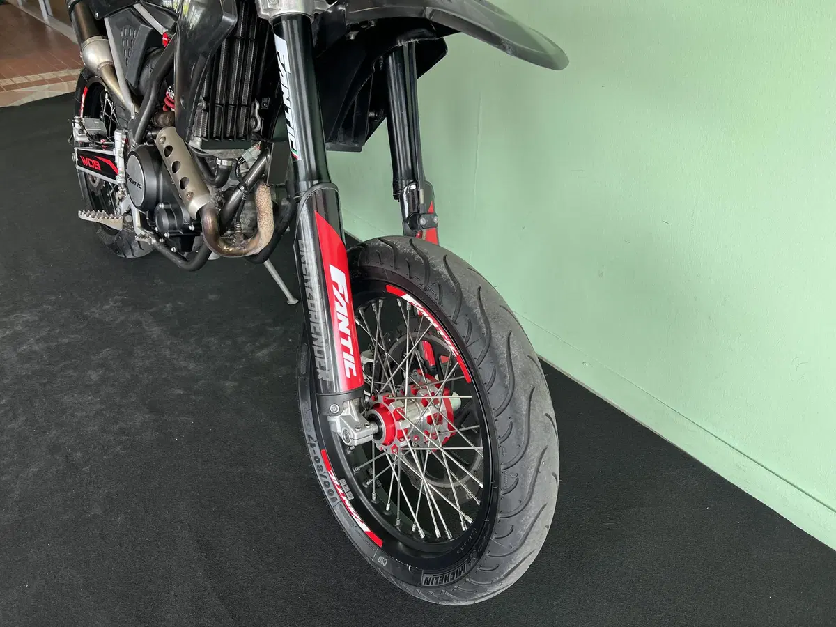 Fantic Motor XMF 125 Motard Performance 4t (2021 - 22) (20)