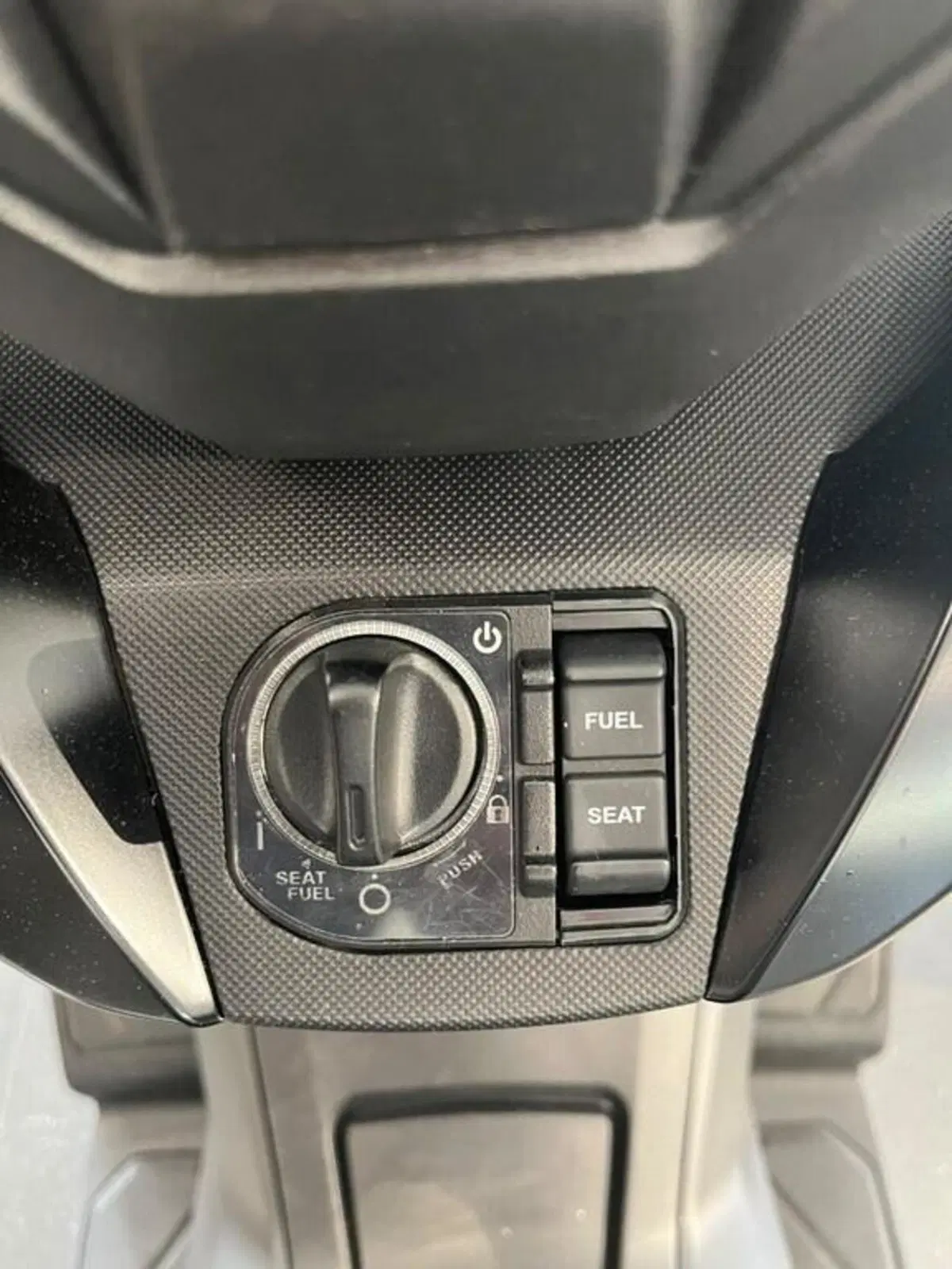 Honda Forza 350 (2022 - 24) (9)