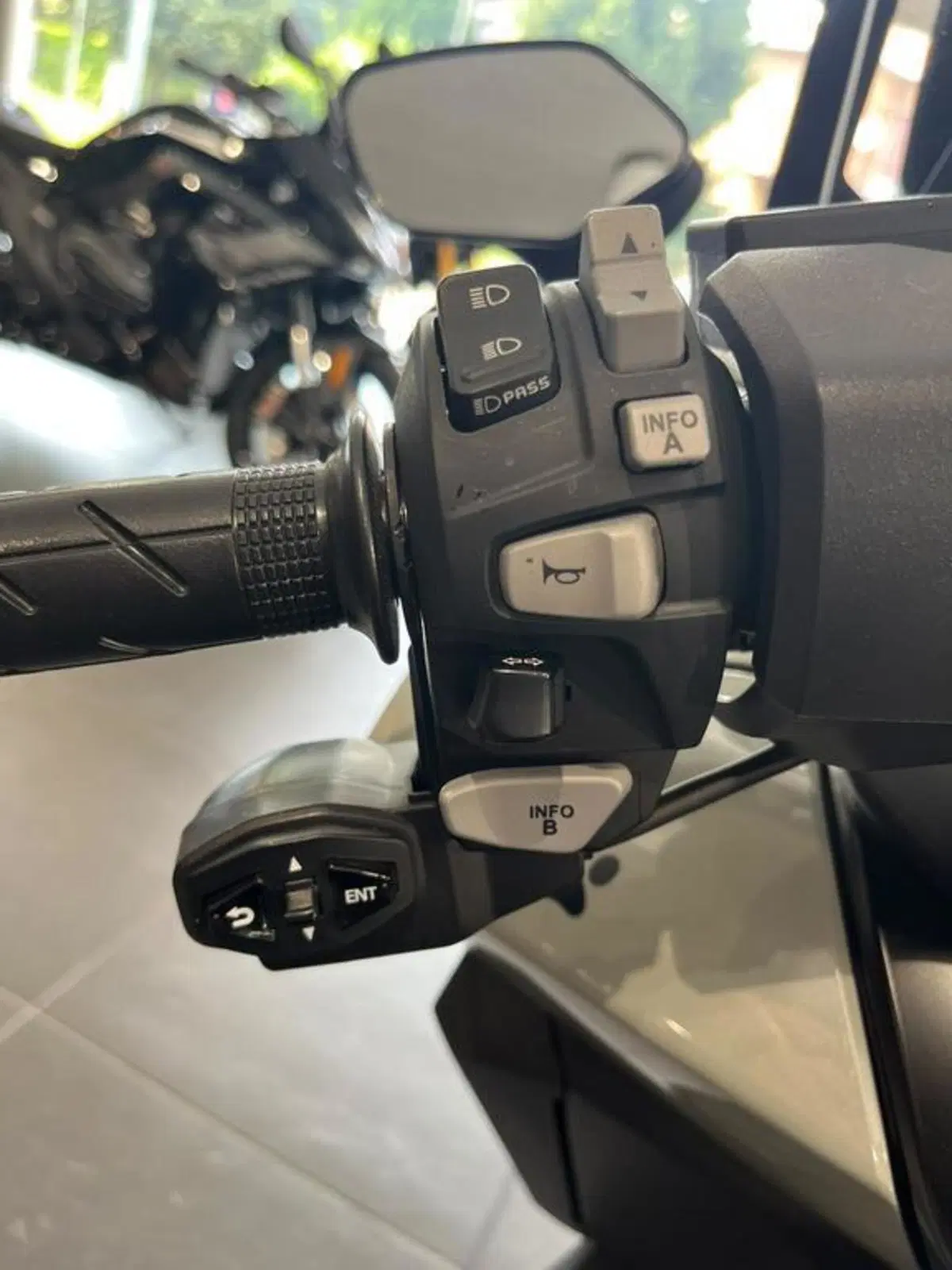 Honda Forza 350 (2022 - 24) (4)