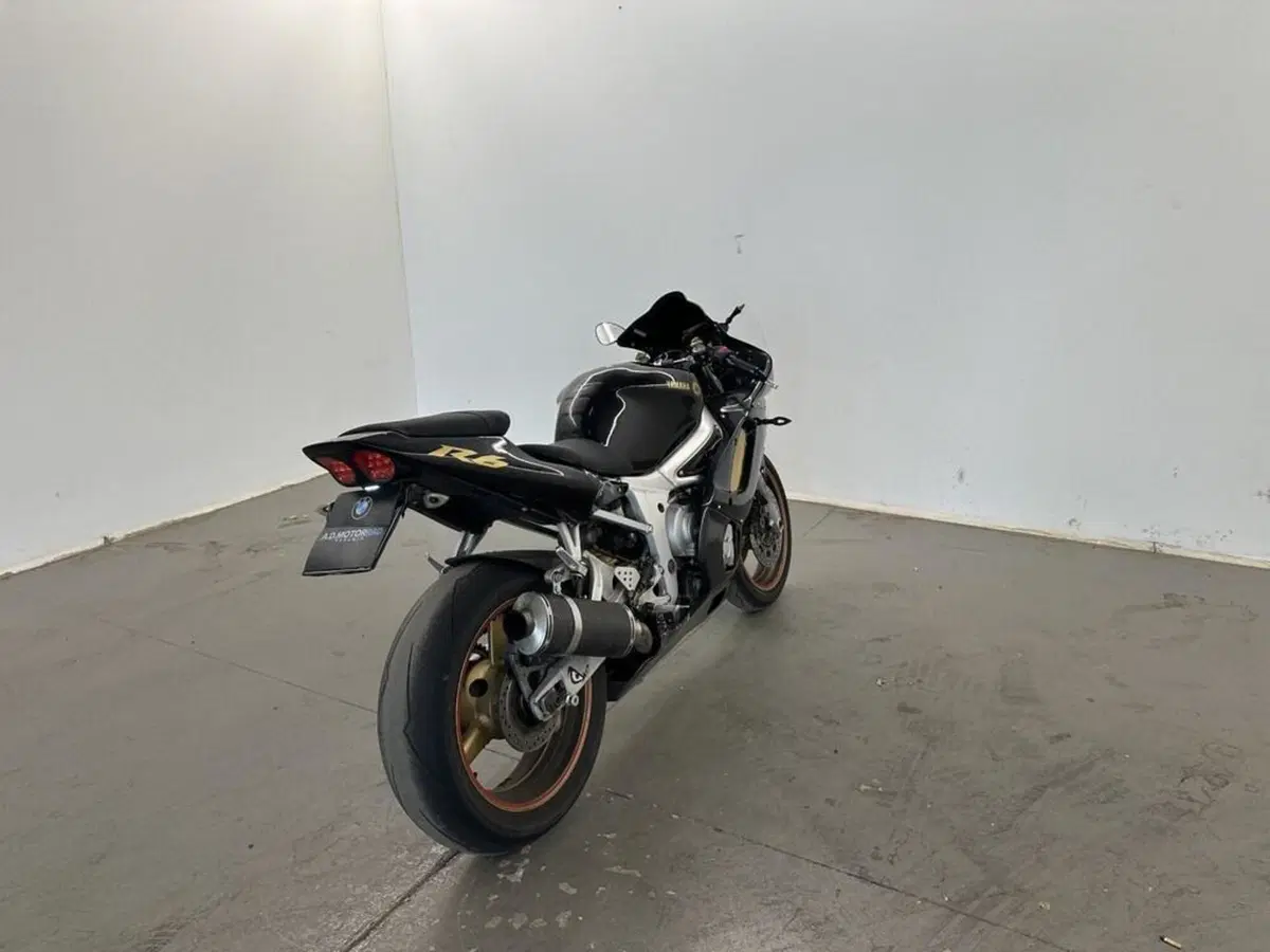 Yamaha YZF R6 (2001 - 02) (5)