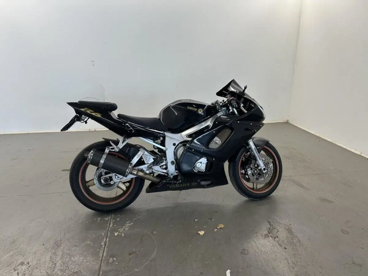 Yamaha YZF R6 (2001 - 02) (4)