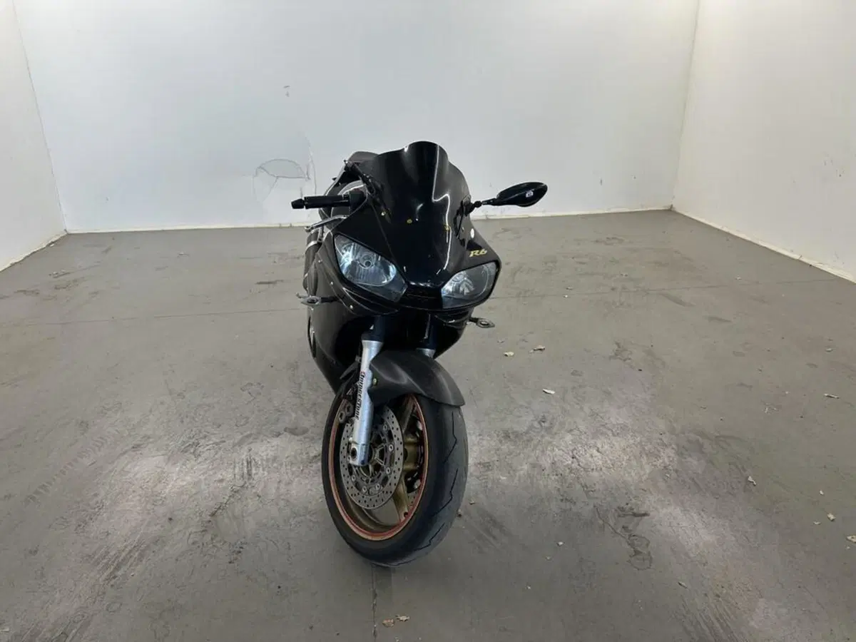 Yamaha YZF R6 (2001 - 02) (2)