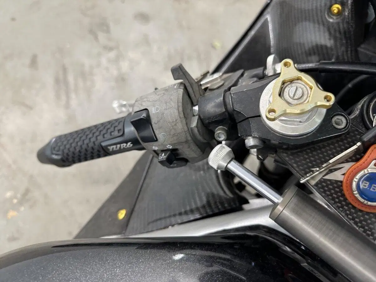 Yamaha YZF R6 (2001 - 02) (8)