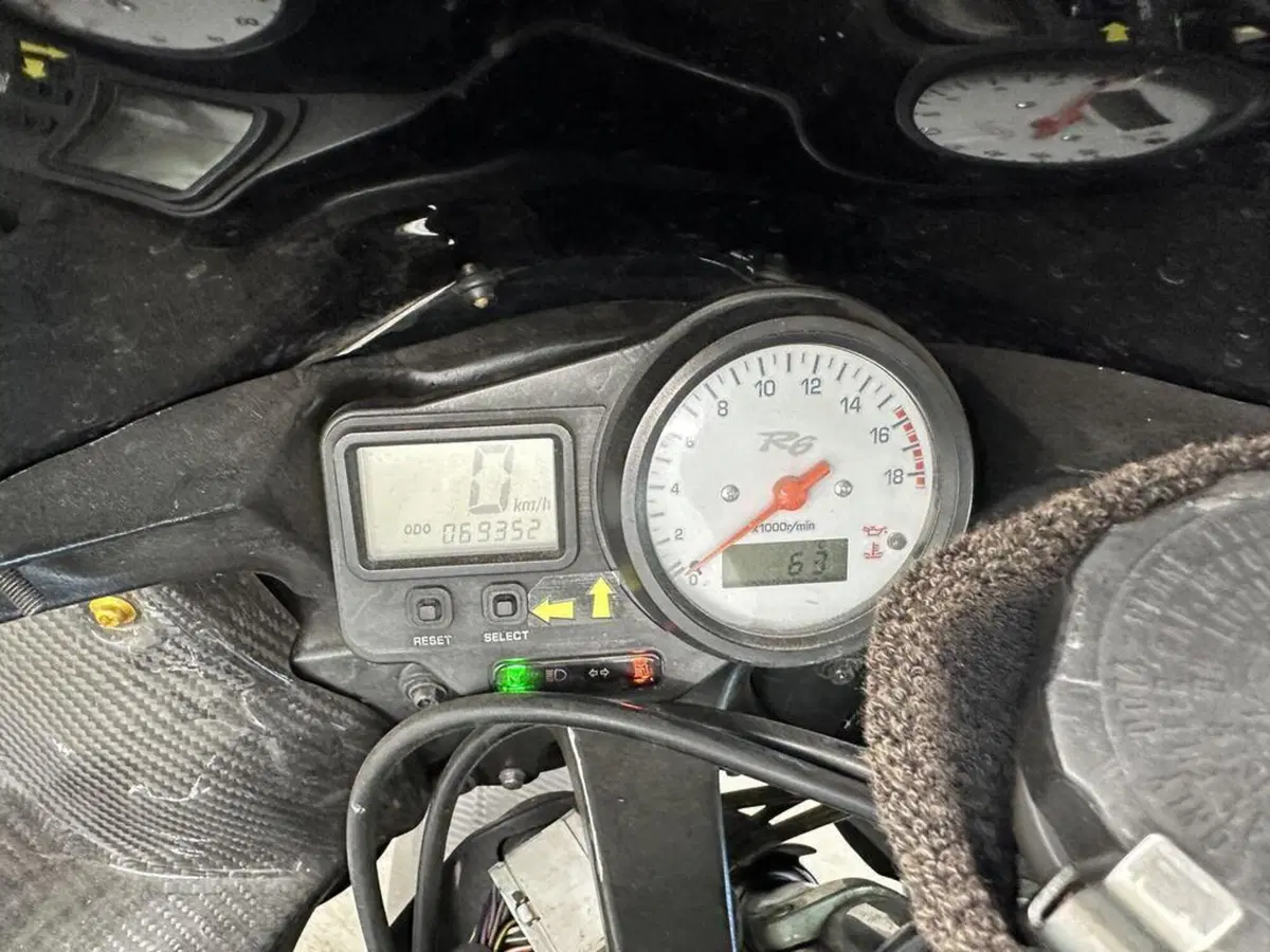 Yamaha YZF R6 (2001 - 02) (11)