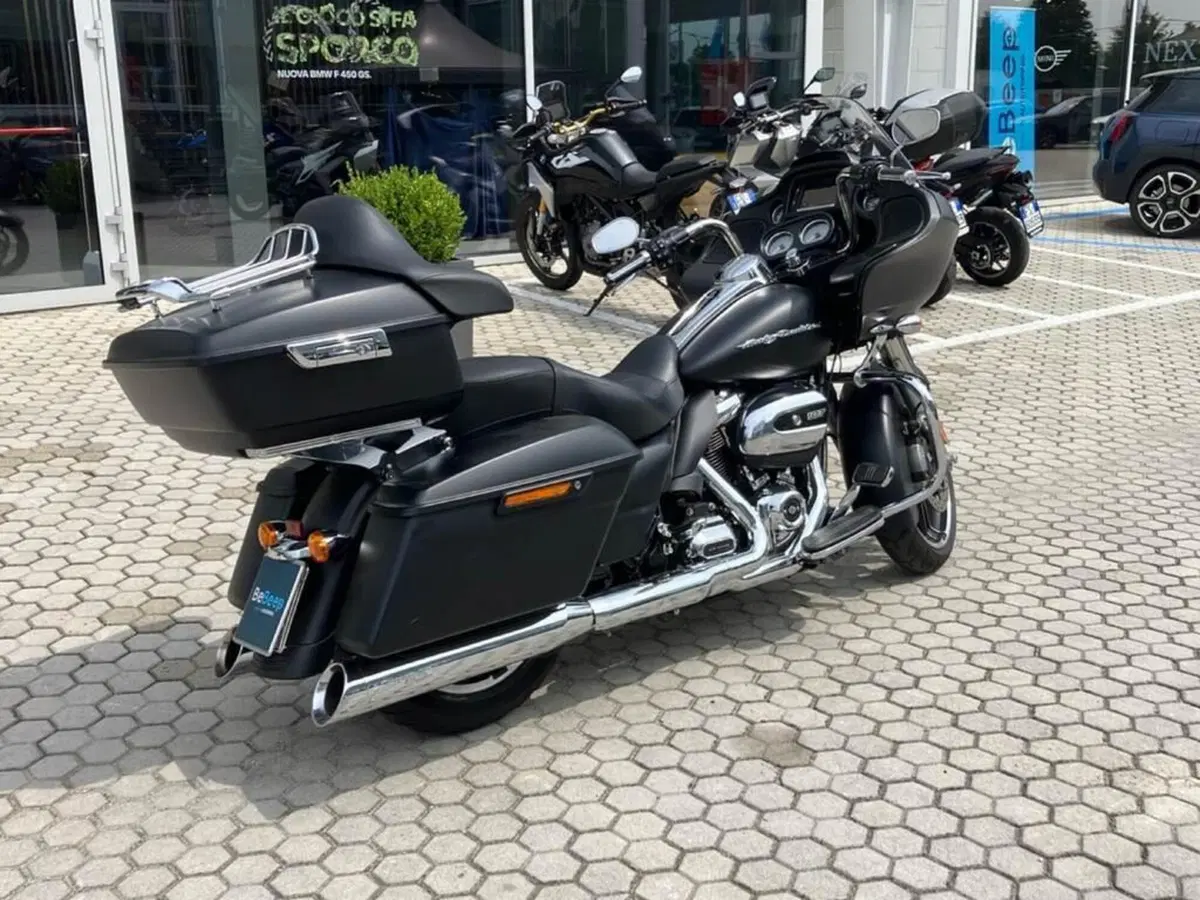 Harley-Davidson 107 Road Glide (2017) - FLTRX (7)