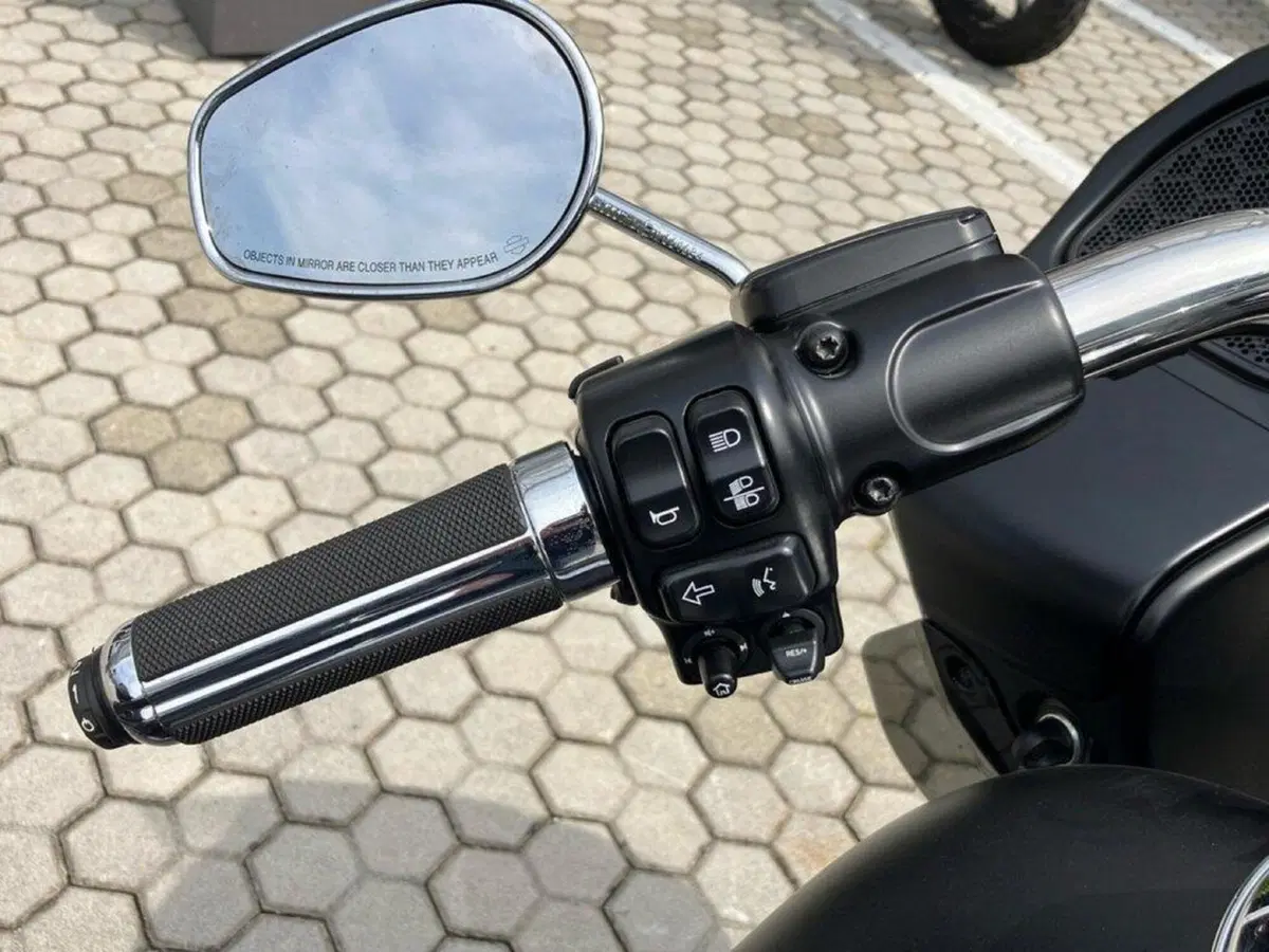 Harley-Davidson 107 Road Glide (2017) - FLTRX (9)