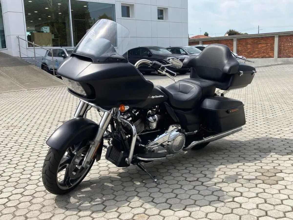 Harley-Davidson 107 Road Glide (2017) - FLTRX