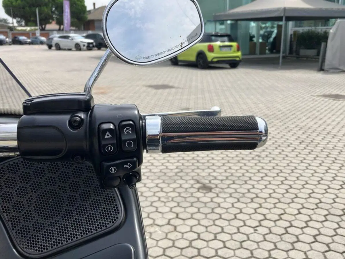 Harley-Davidson 107 Road Glide (2017) - FLTRX (10)