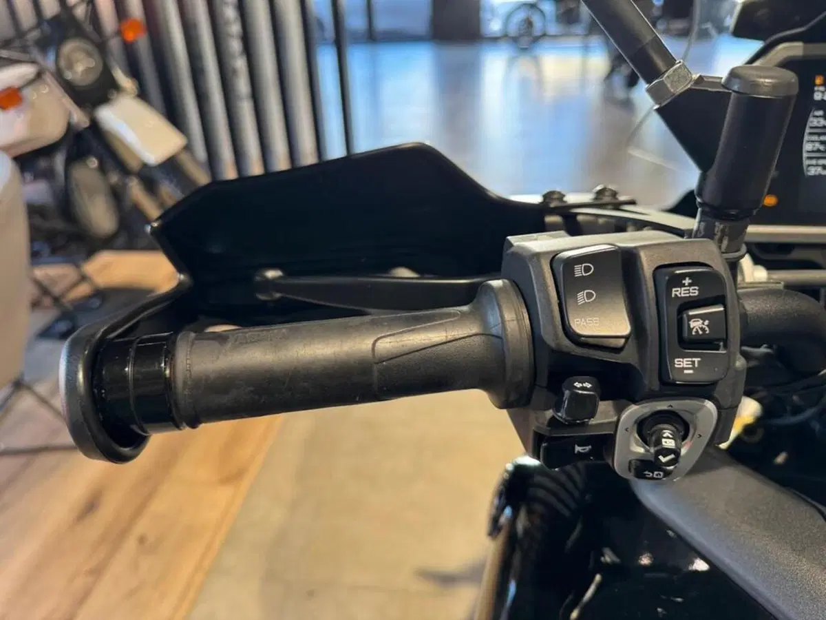 Yamaha MT-09 (2021 - 23) (9)