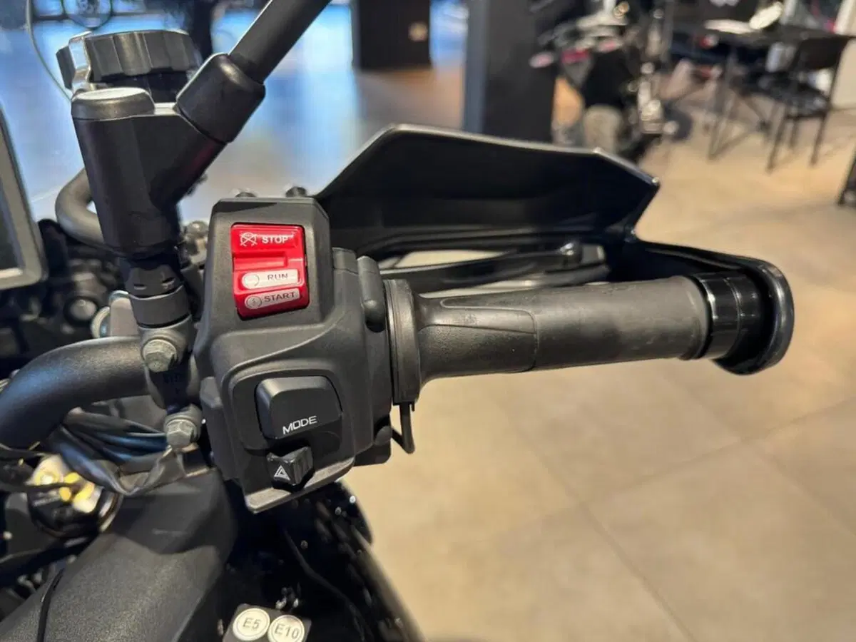 Yamaha MT-09 (2021 - 23) (11)