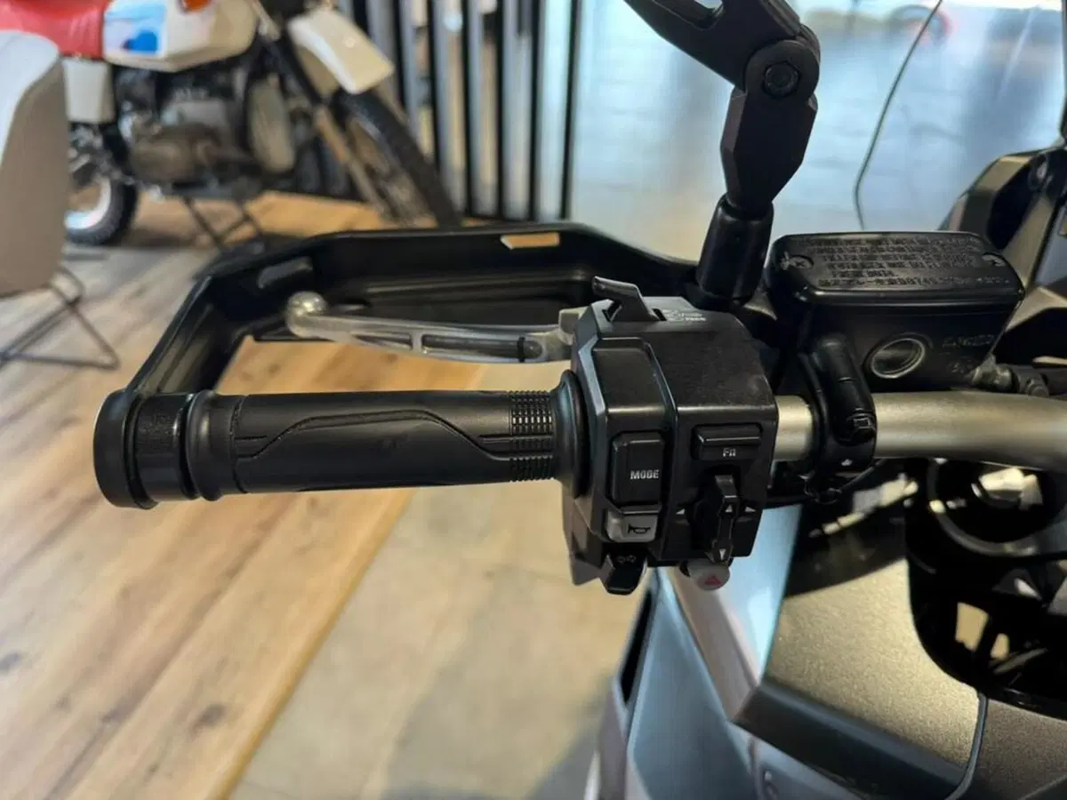 Honda X-ADV 750 DCT (2021 - 24) (9)