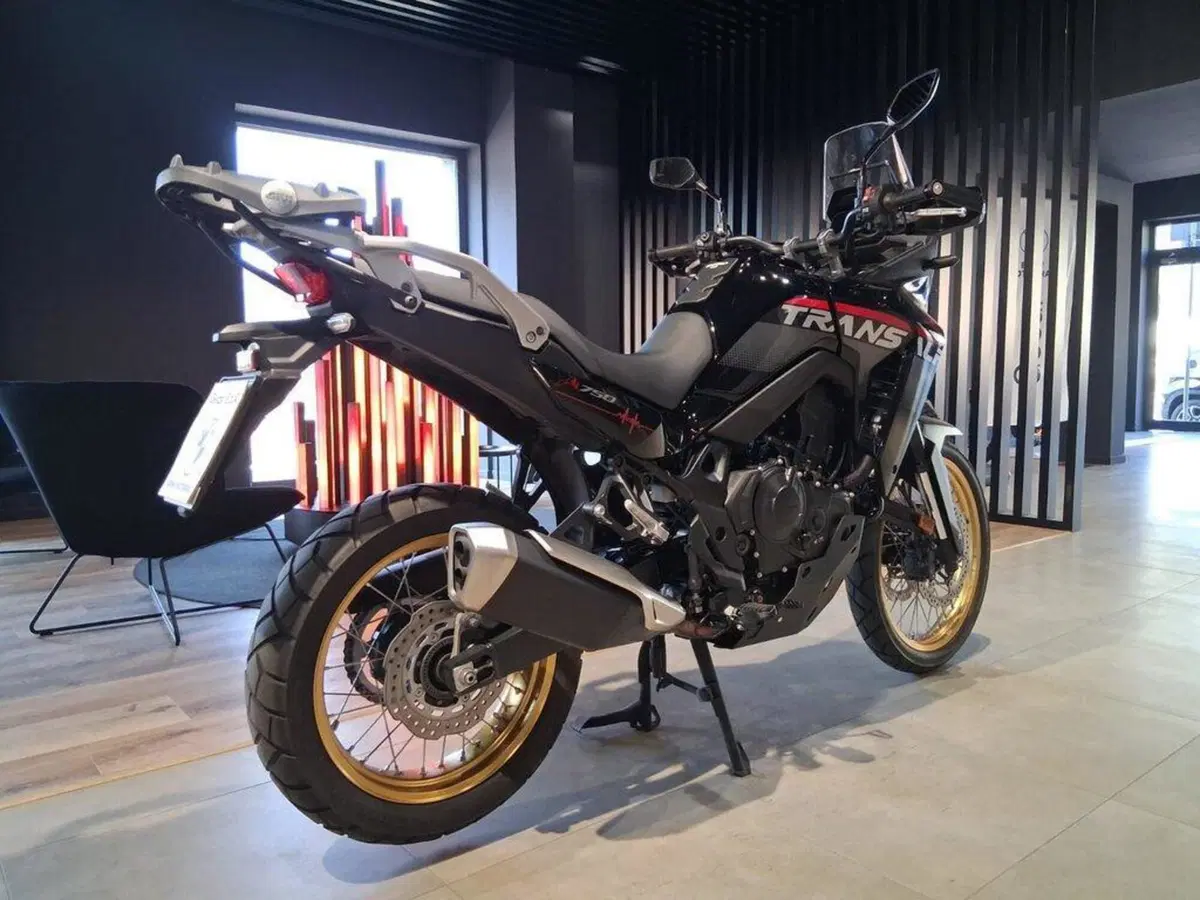 Honda Transalp XL750 (2025) (8)