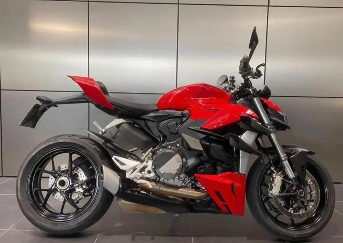 Ducati Streetfighter V2 (2022 - 24)