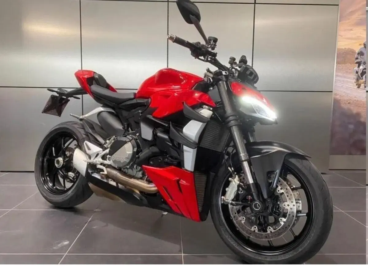 Ducati Streetfighter V2 (2022 - 24) (3)