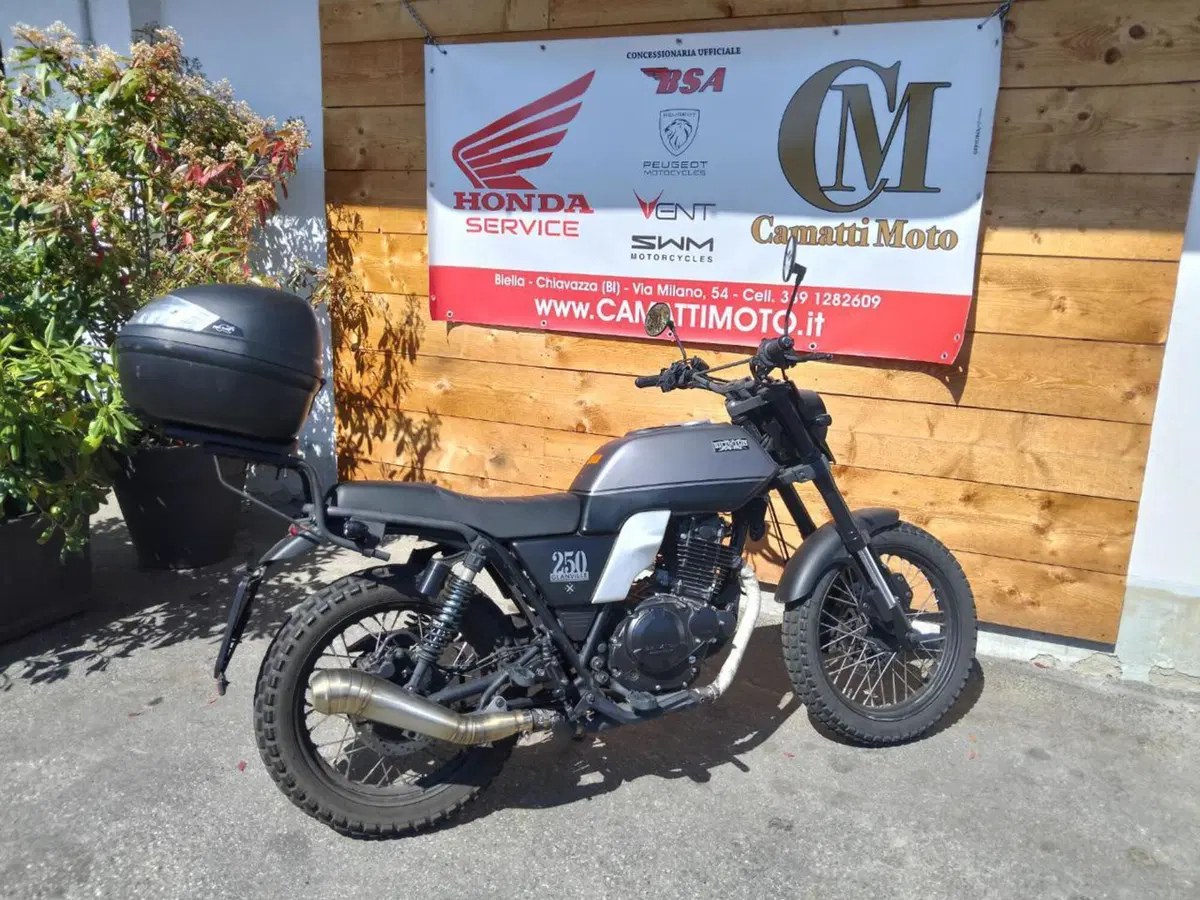 Brixton Motorcycles Cromwell 250 (2021 - 25) (9)