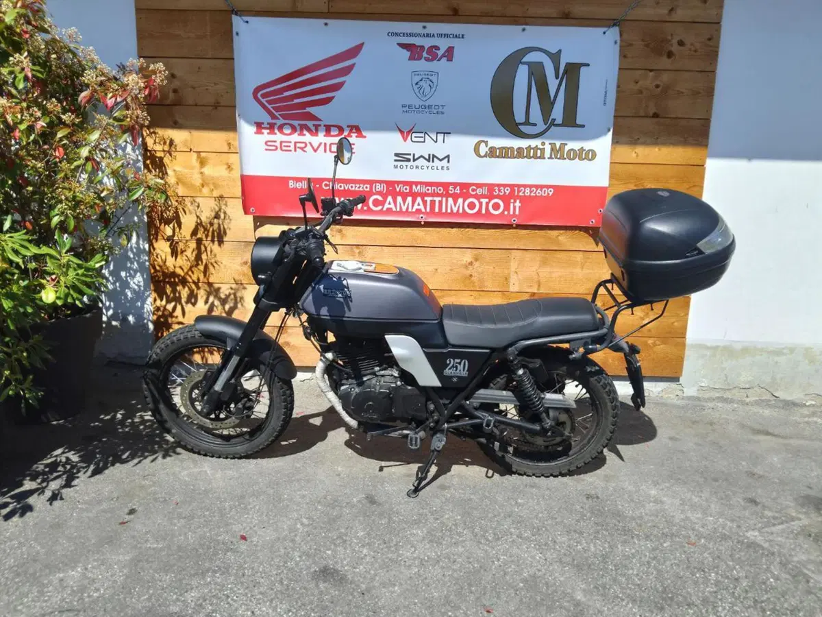 Brixton Motorcycles Cromwell 250 (2021 - 25) (2)