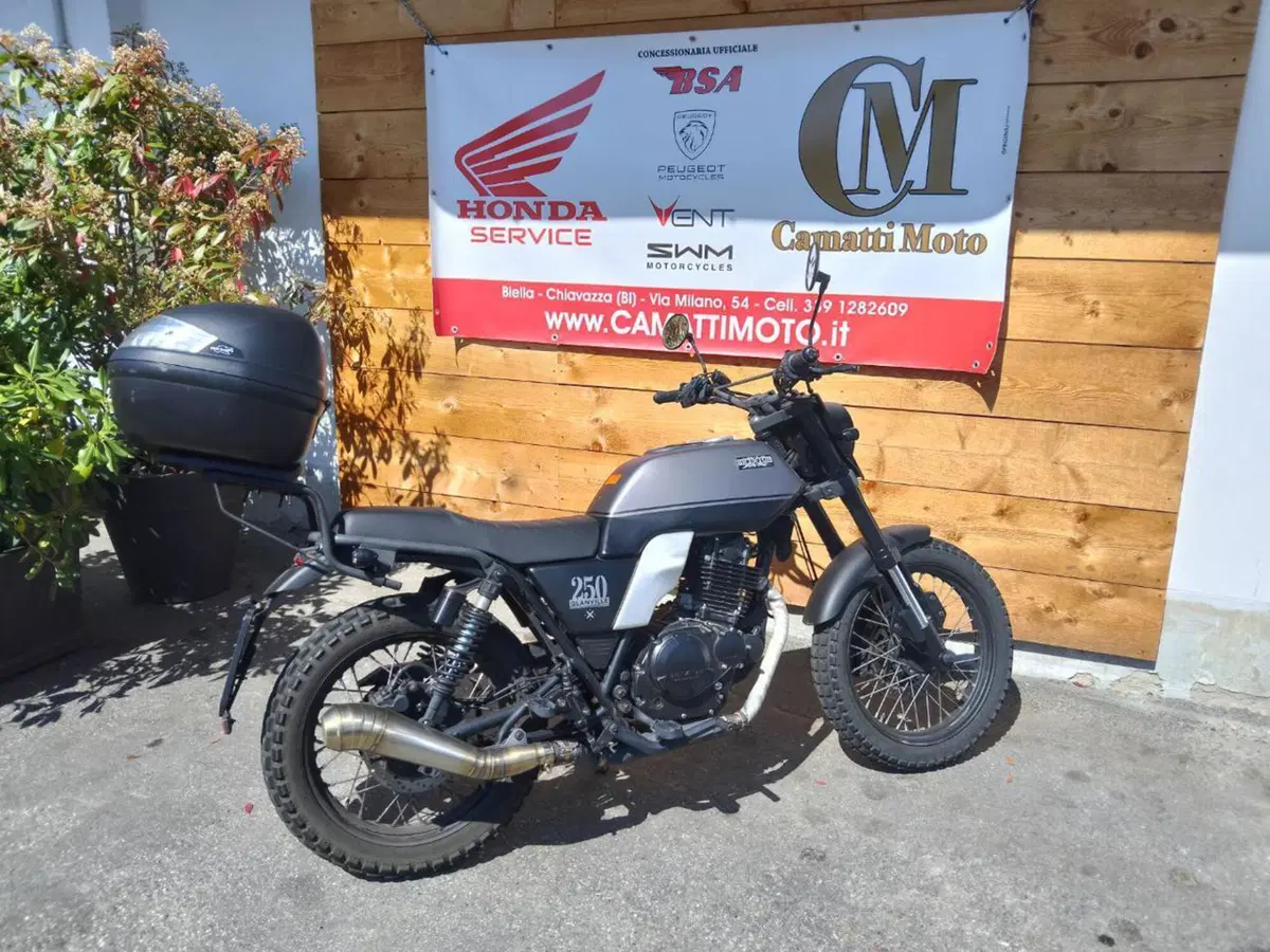 Brixton Motorcycles Cromwell 250 (2021 - 25) (10)