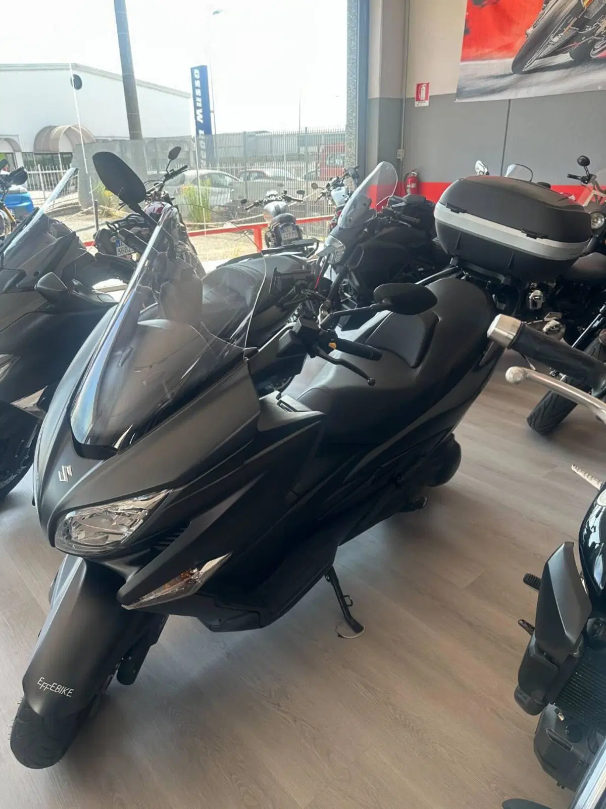 Suzuki Burgman AN 400 (2017 - 20) (3)