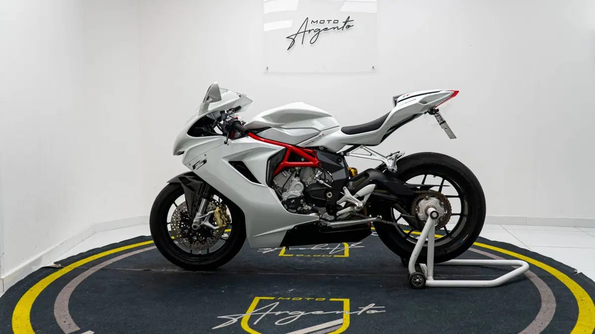 MV Agusta F3 675 (2011 - 15) (7)