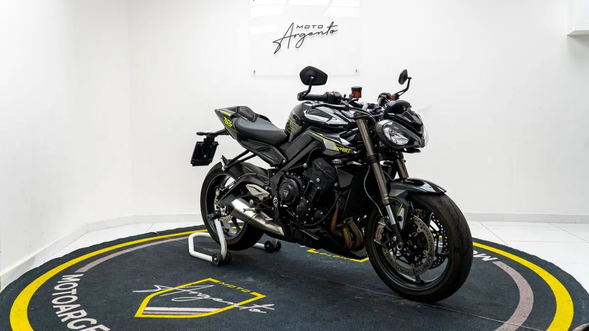 Triumph Street Triple 765 RS (2023 - 26) (2)