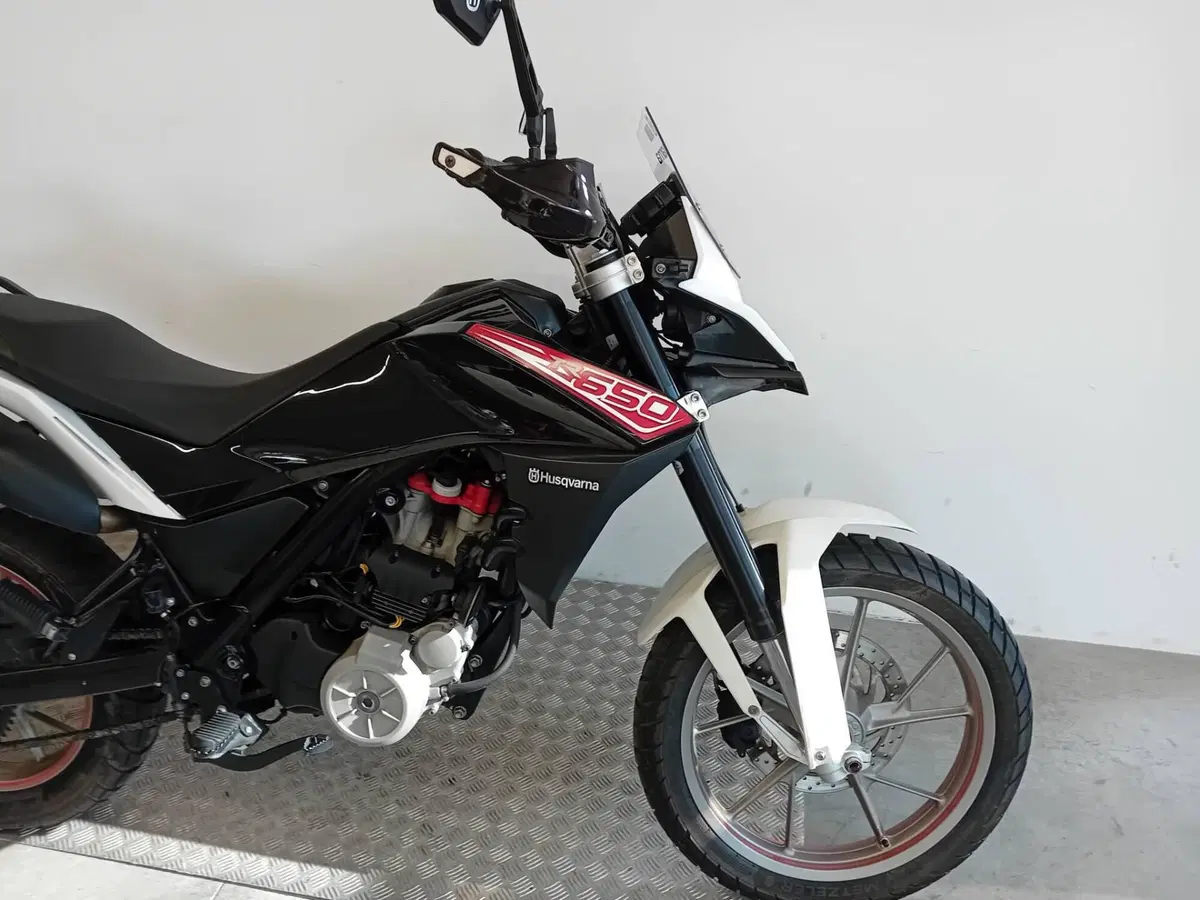 Husqvarna TR 650 Strada ABS (2012 - 13) (7)