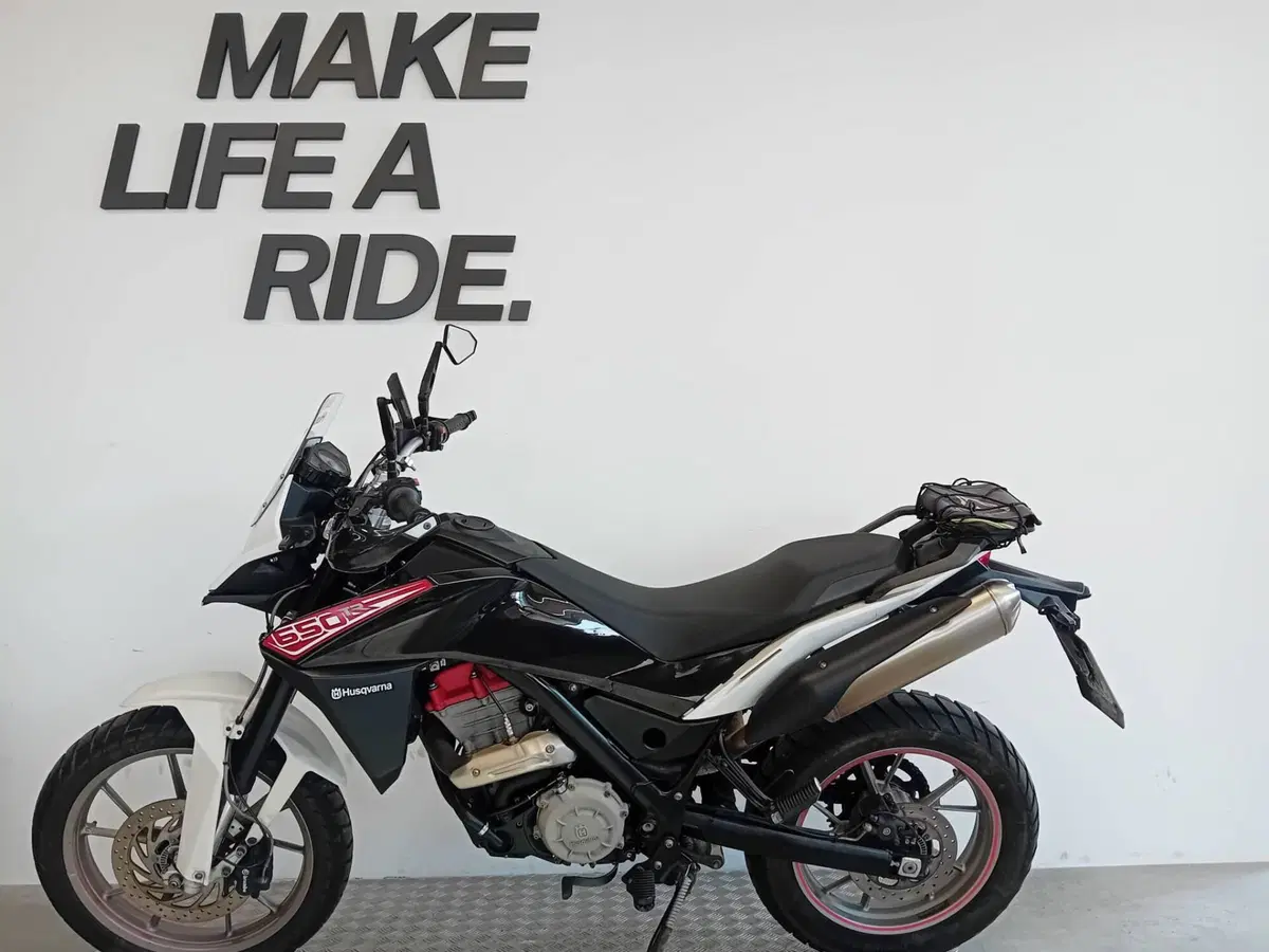 Husqvarna TR 650 Strada ABS (2012 - 13) (2)