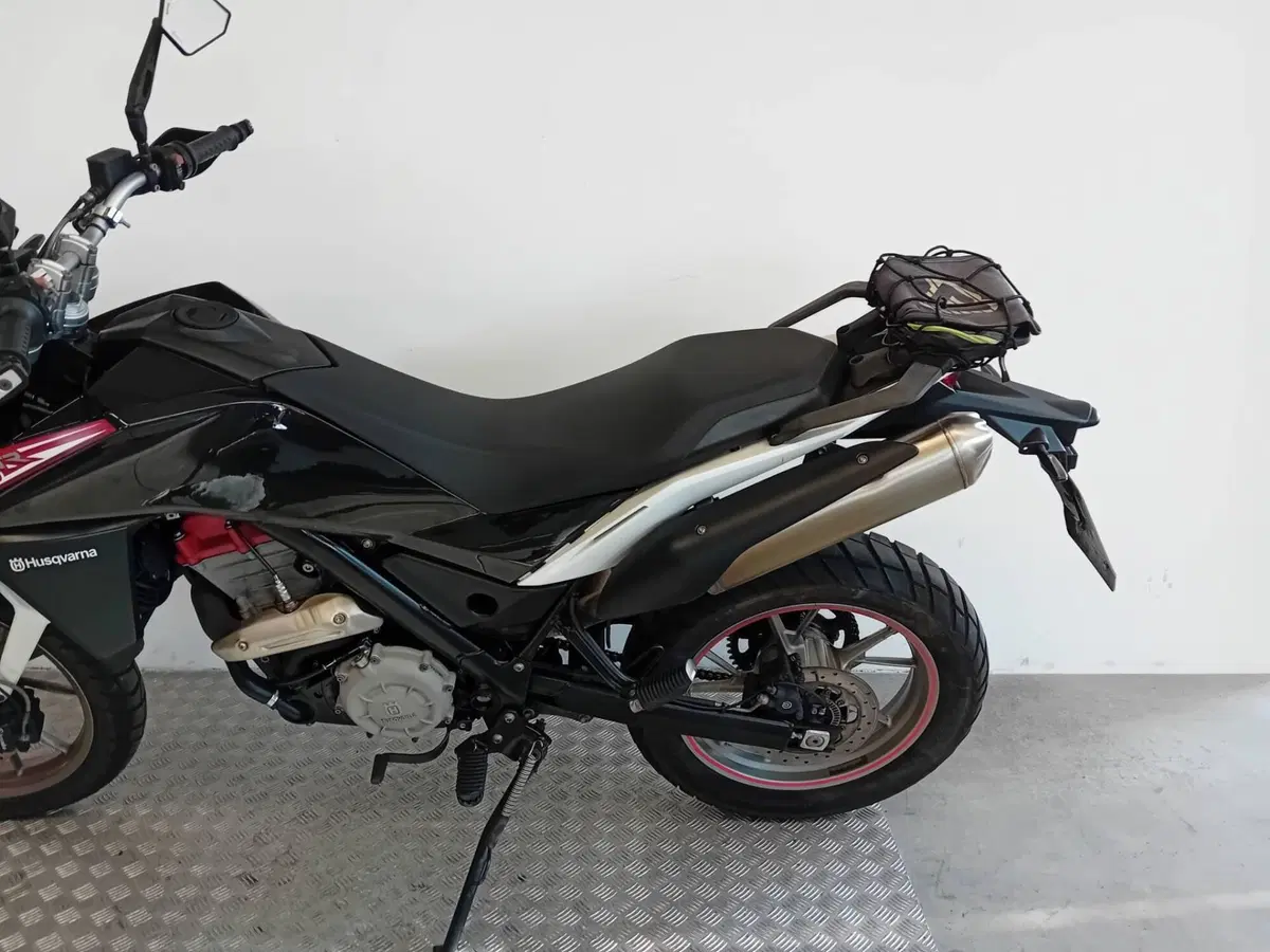 Husqvarna TR 650 Strada ABS (2012 - 13) (5)