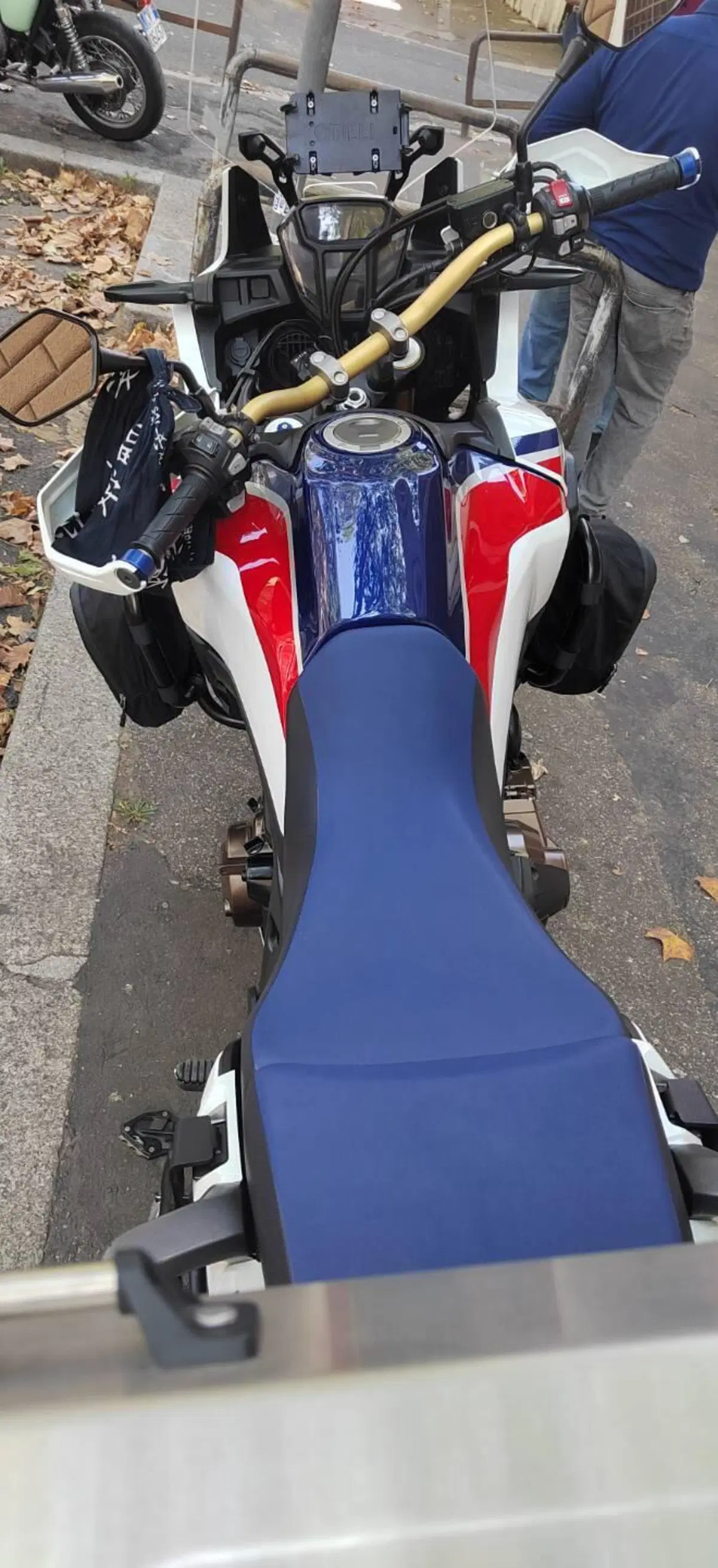 Honda Africa Twin CRF 1000L DCT ABS (2016 - 17) (4)