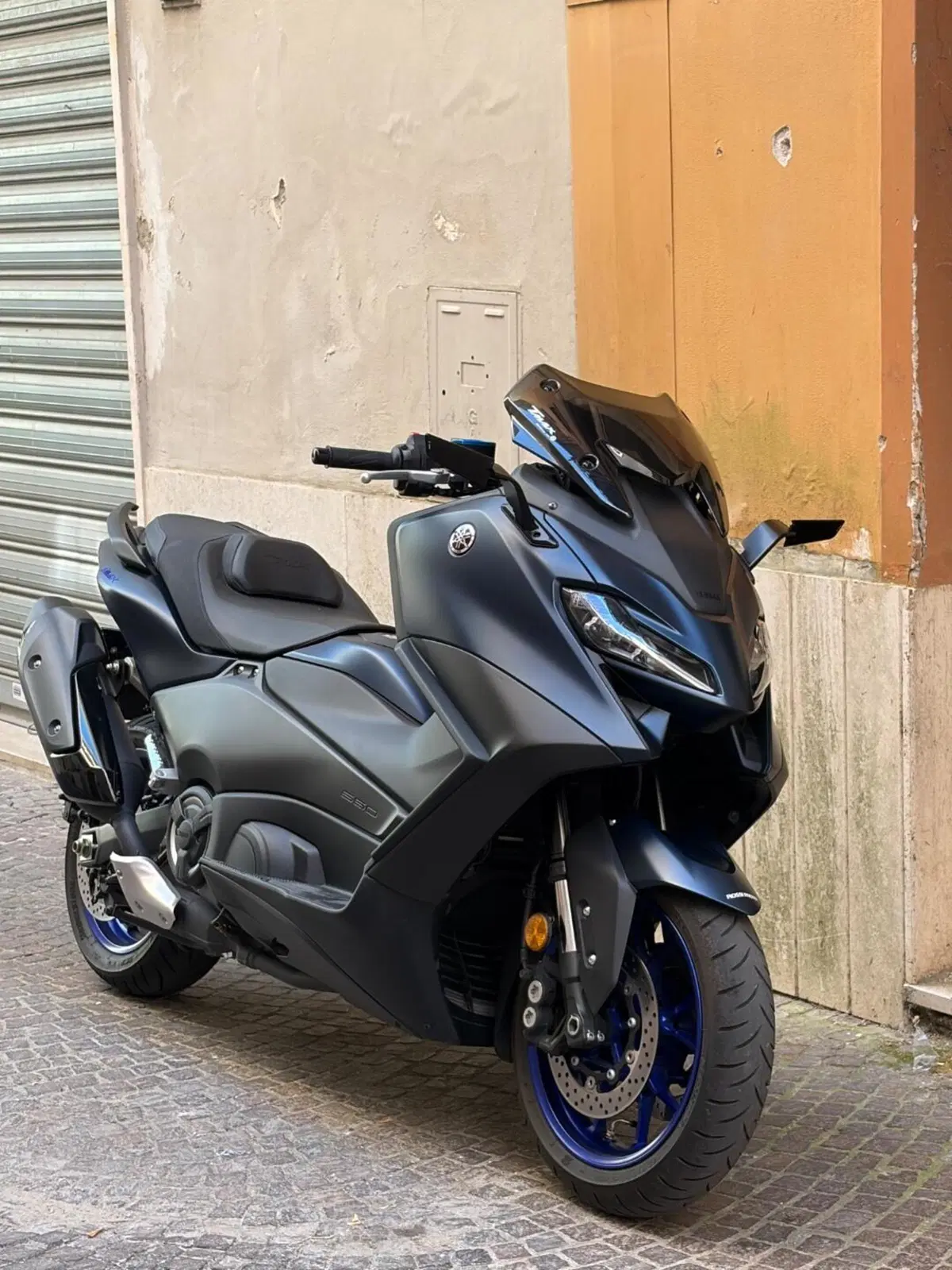 Yamaha T-Max 560 (2022 - 24) (2)
