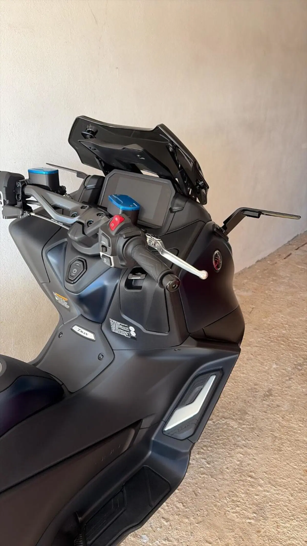 Yamaha T-Max 560 (2022 - 24) (5)