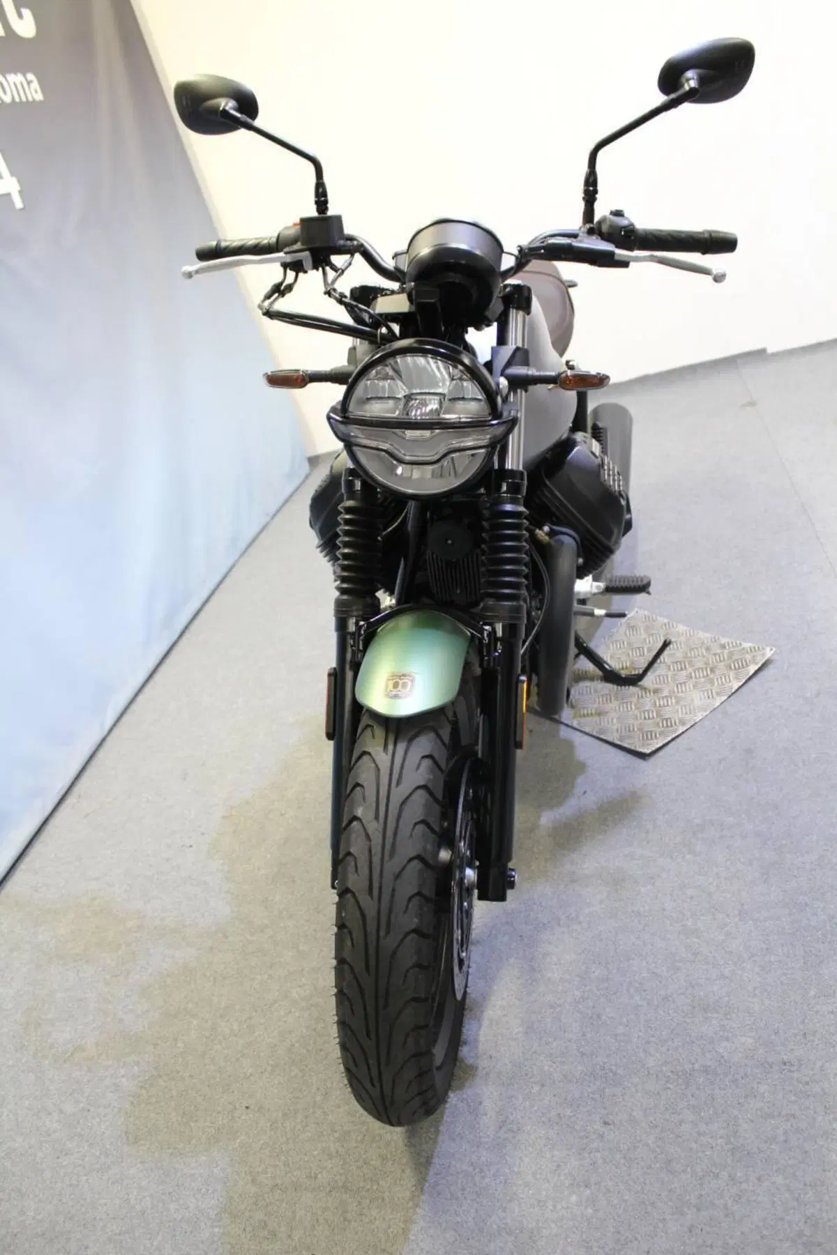 Moto Guzzi V7 Stone Centenario (2021 - 22) (13)