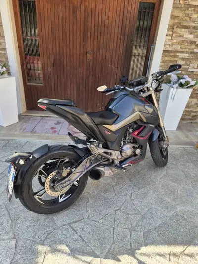Zontes ZT125-U (2020 - 26) usata