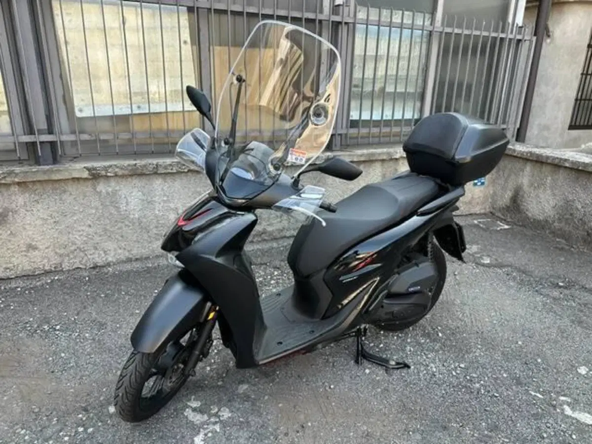 Honda SH 150i Sport (2024 - 25) (4)