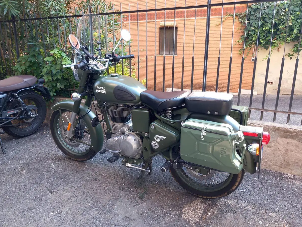 Royal Enfield Classic 500 EFI Battle Green (2017 - 20) (2)