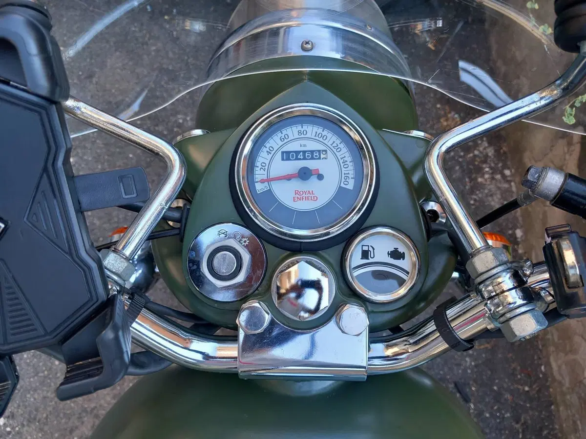Royal Enfield Classic 500 EFI Battle Green (2017 - 20) (4)