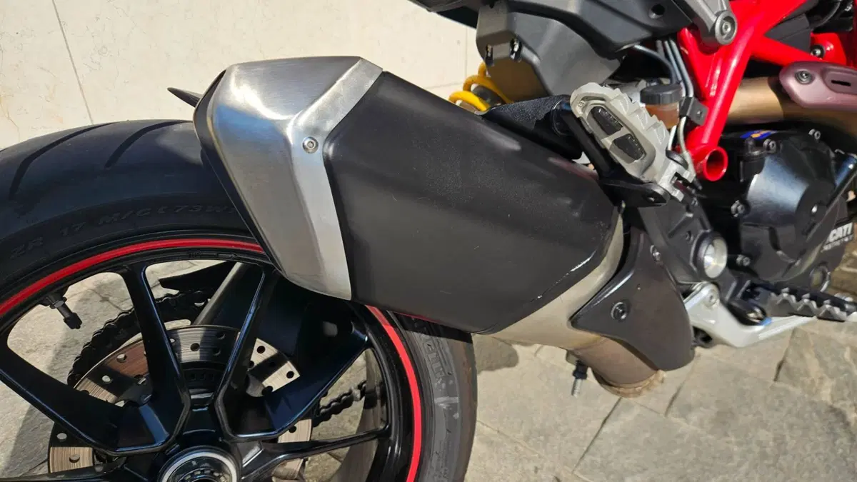 Ducati Hypermotard 821 (2013 - 15) (9)