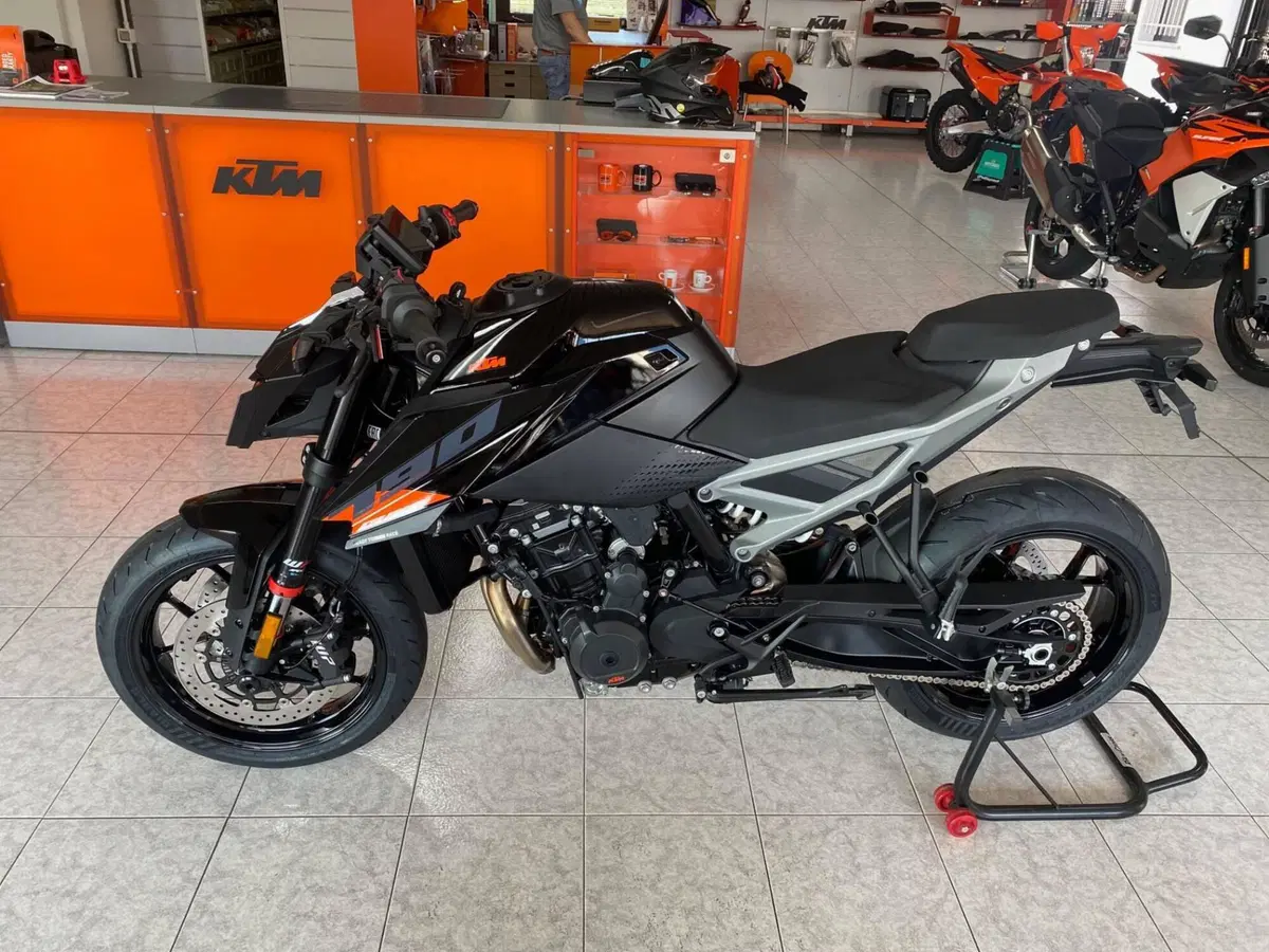 KTM 790 Duke (2027) (6)