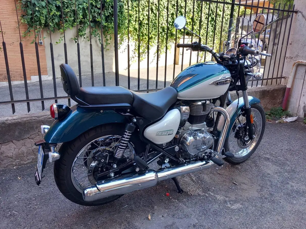 Royal Enfield Meteor 350 Aurora (2024 - 26) (3)