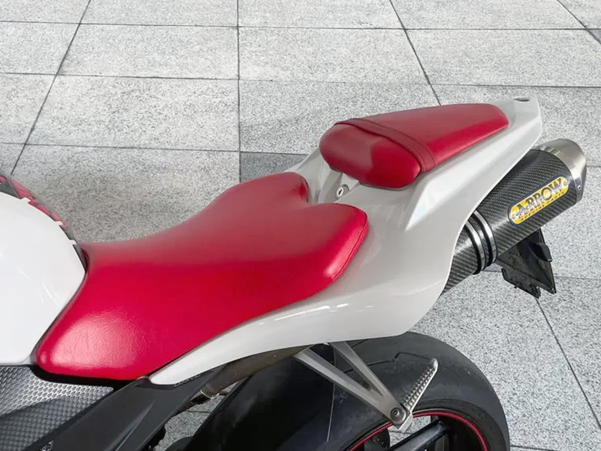 Yamaha YZF R1 (2007 - 08) (3)