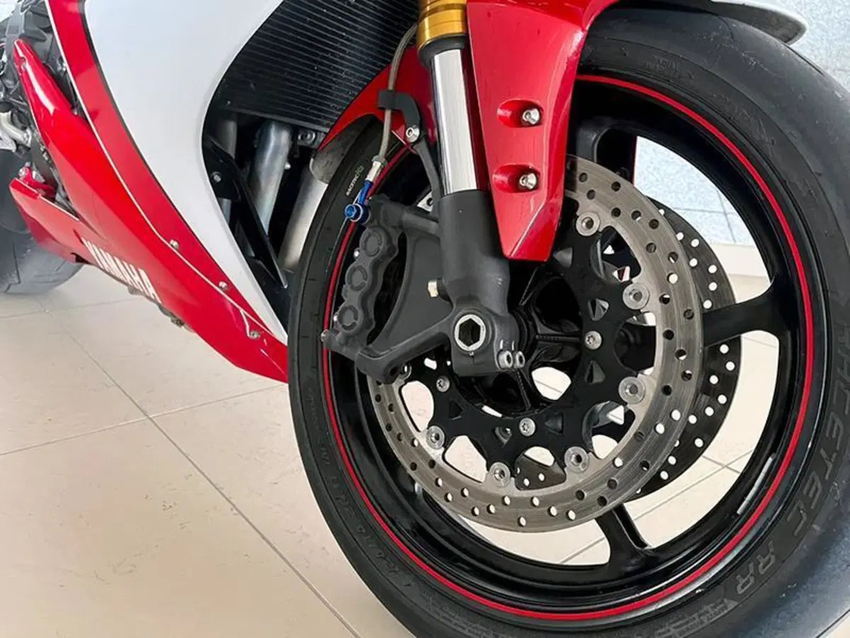 Yamaha YZF R1 (2007 - 08) (5)