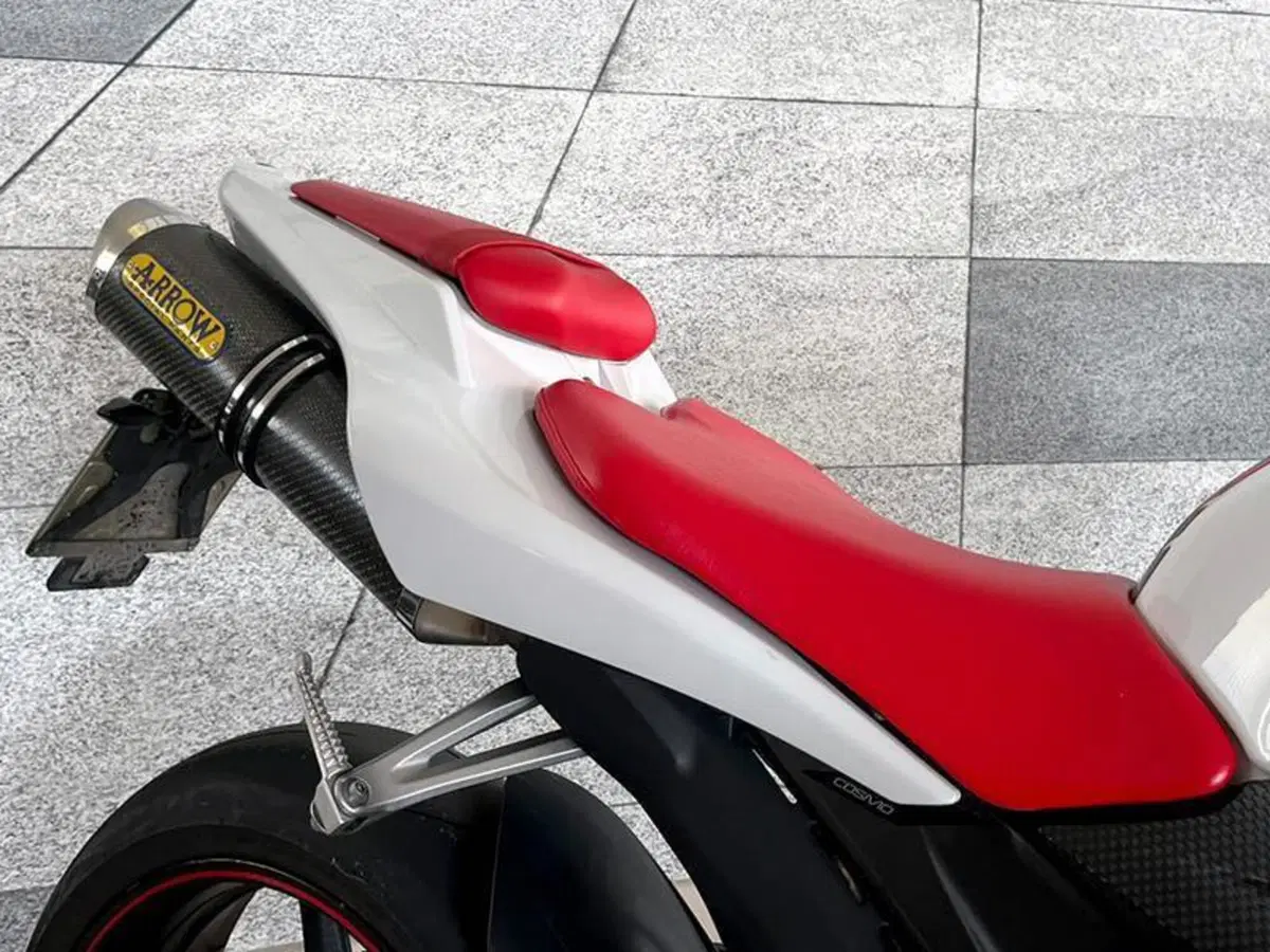 Yamaha YZF R1 (2007 - 08) (7)