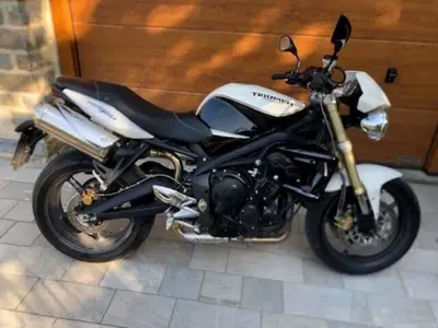 Triumph Street Triple (2007 - 12) usata