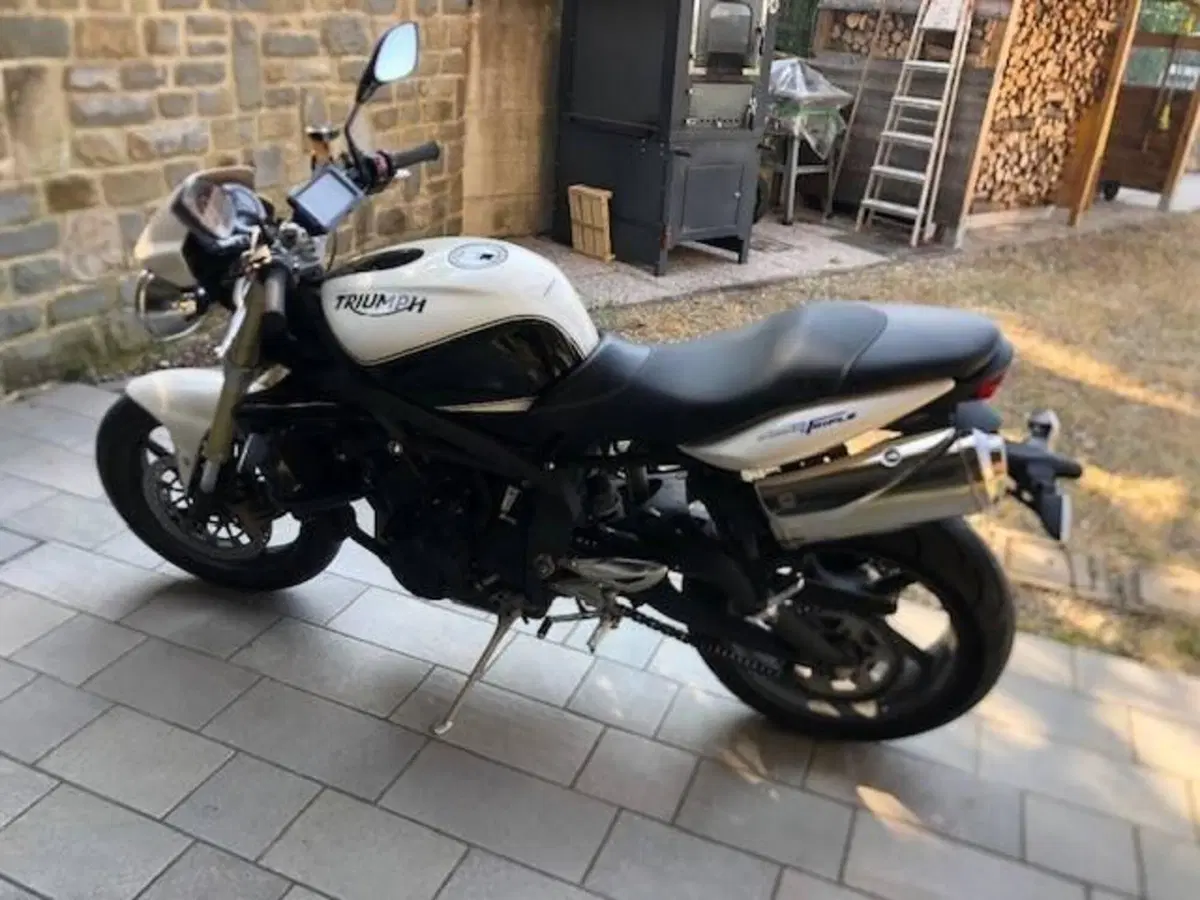 Triumph Street Triple (2007 - 12) (6)