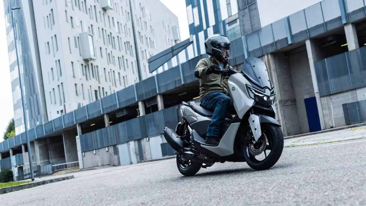Yamaha N-Max 125 Tech Max (2025 - 26) (3)
