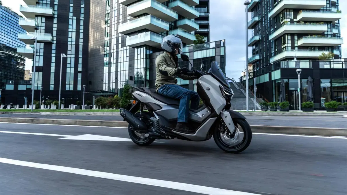 Yamaha N-Max 125 Tech Max (2025 - 26) (2)