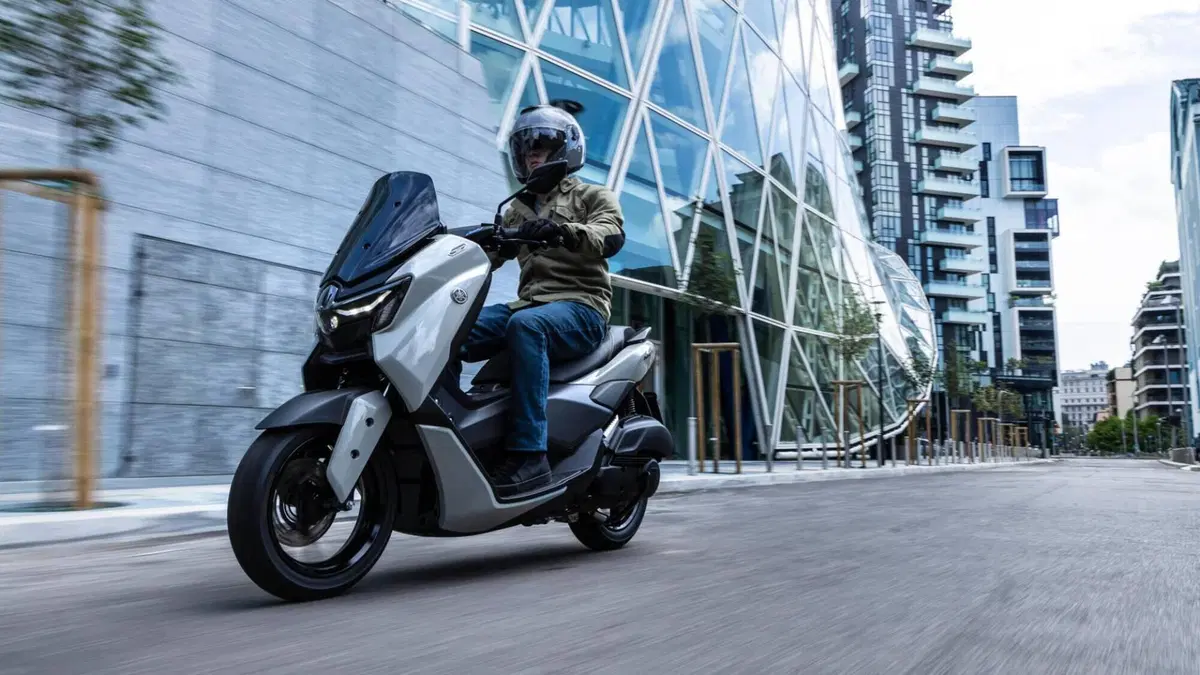 Yamaha N-Max 125 Tech Max (2025 - 26) (12)