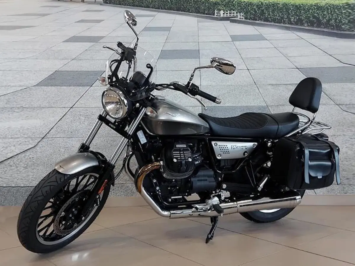 Moto Guzzi V9 Roamer (2021 - 24) (2)